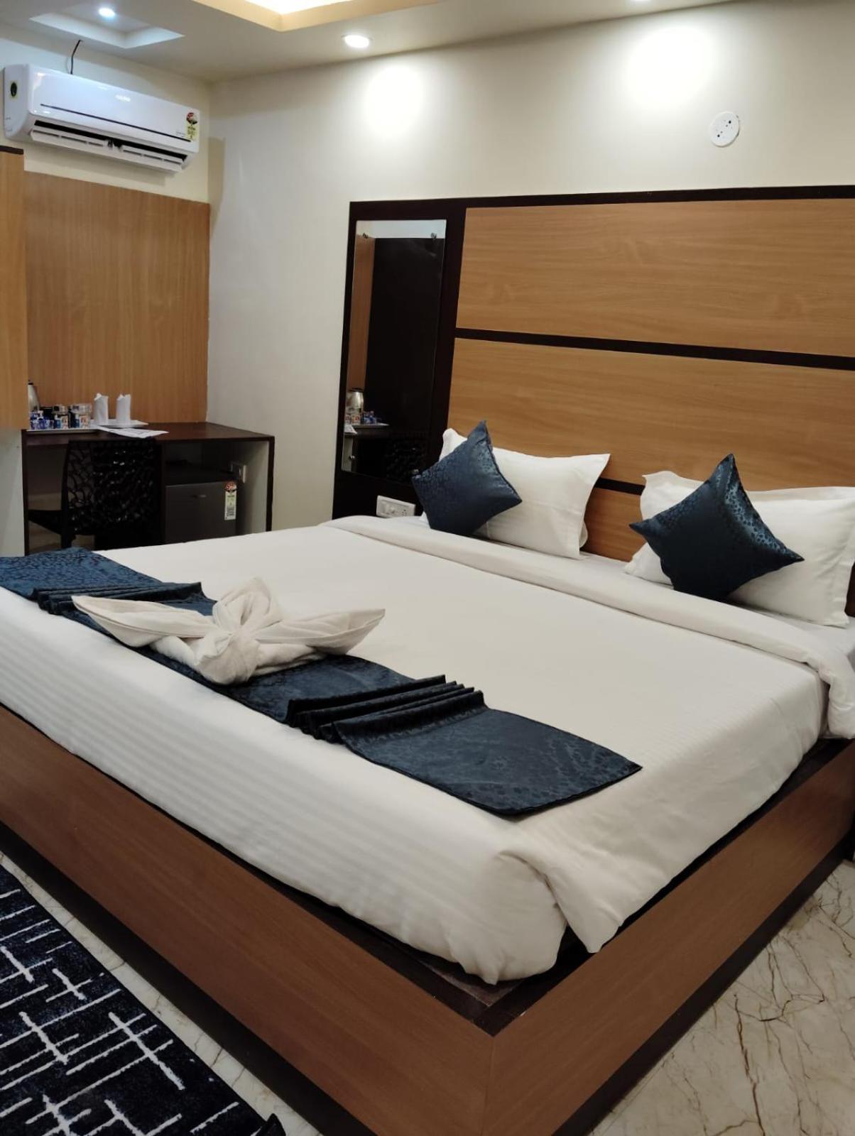 Mom Hotel - Unit Of Mom Hotel Puri Buitenkant foto