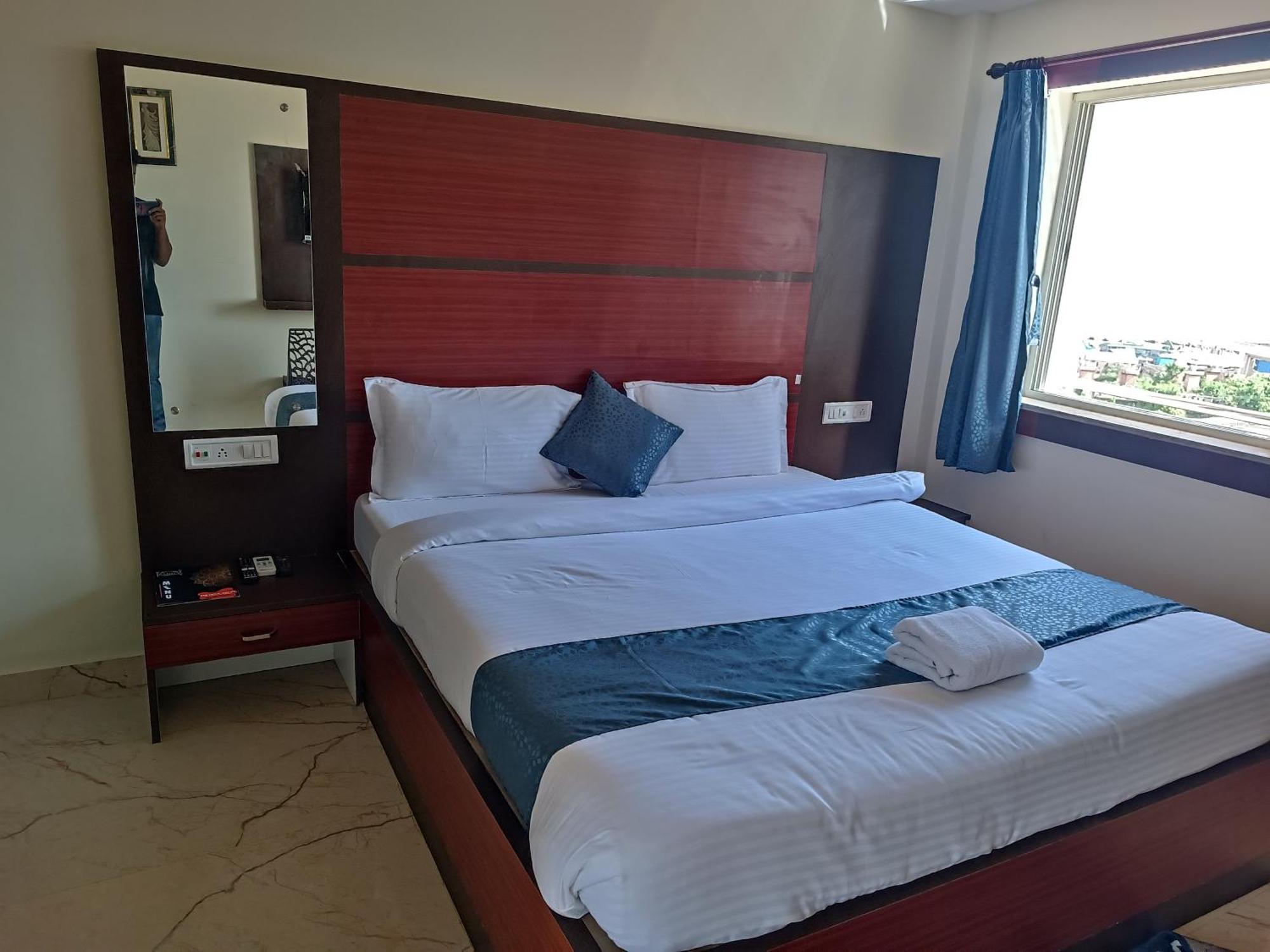 Mom Hotel - Unit Of Mom Hotel Puri Buitenkant foto