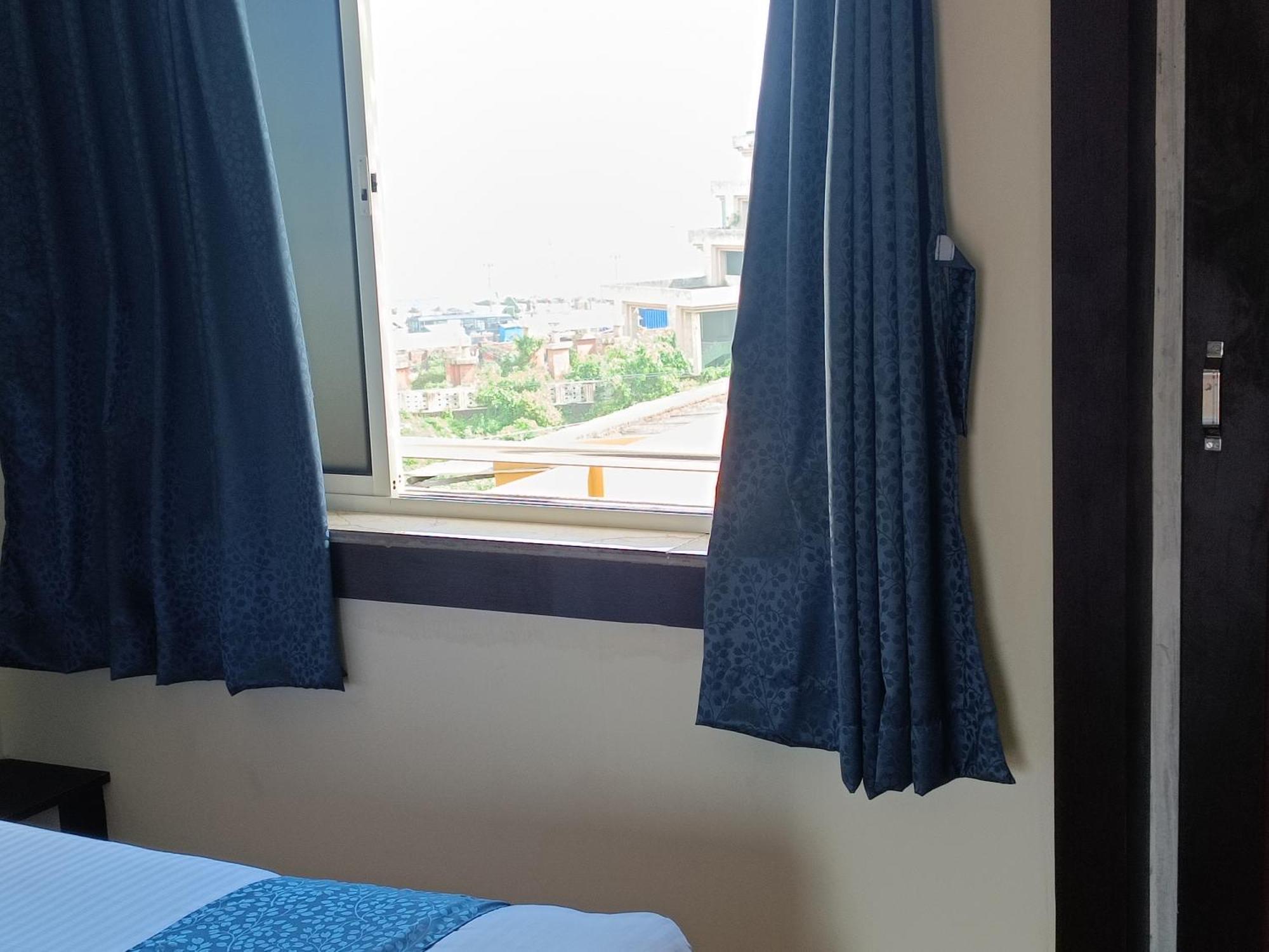 Mom Hotel - Unit Of Mom Hotel Puri Buitenkant foto
