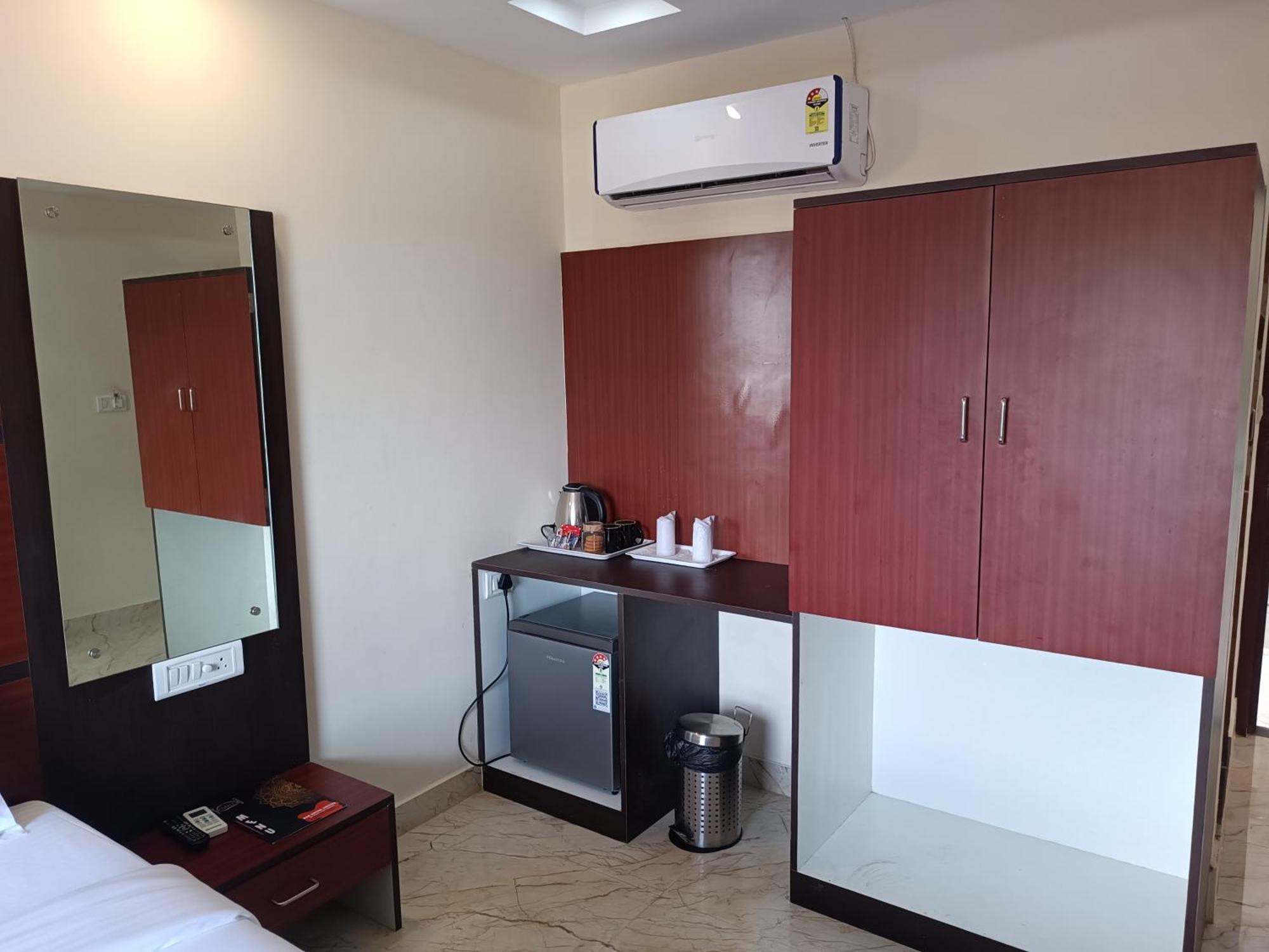 Mom Hotel - Unit Of Mom Hotel Puri Buitenkant foto