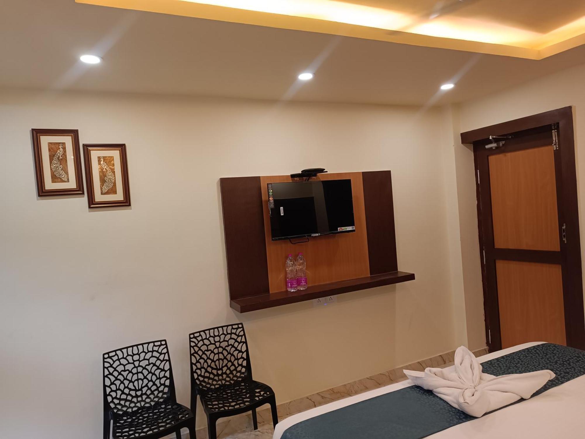Mom Hotel - Unit Of Mom Hotel Puri Buitenkant foto