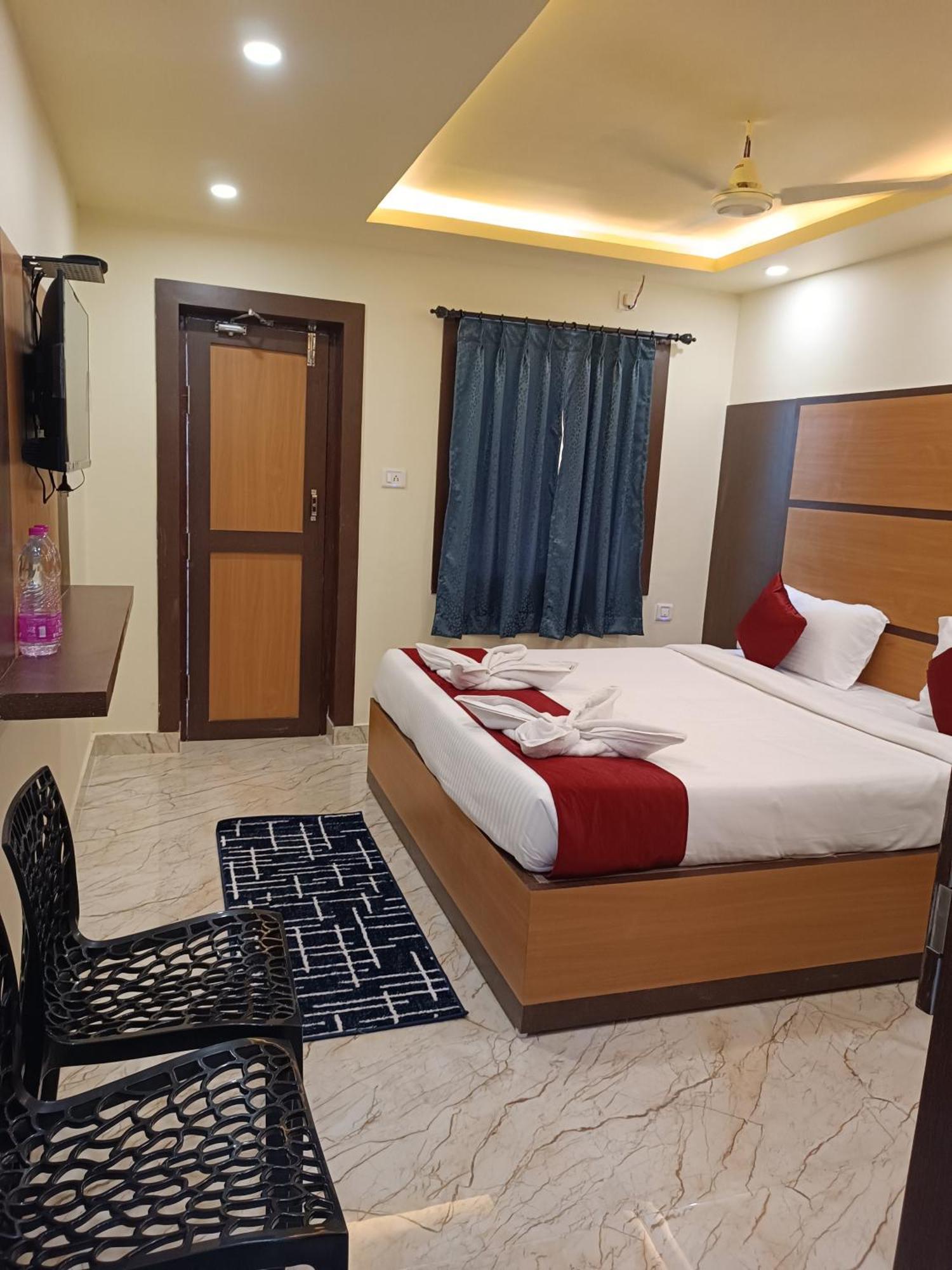 Mom Hotel - Unit Of Mom Hotel Puri Buitenkant foto