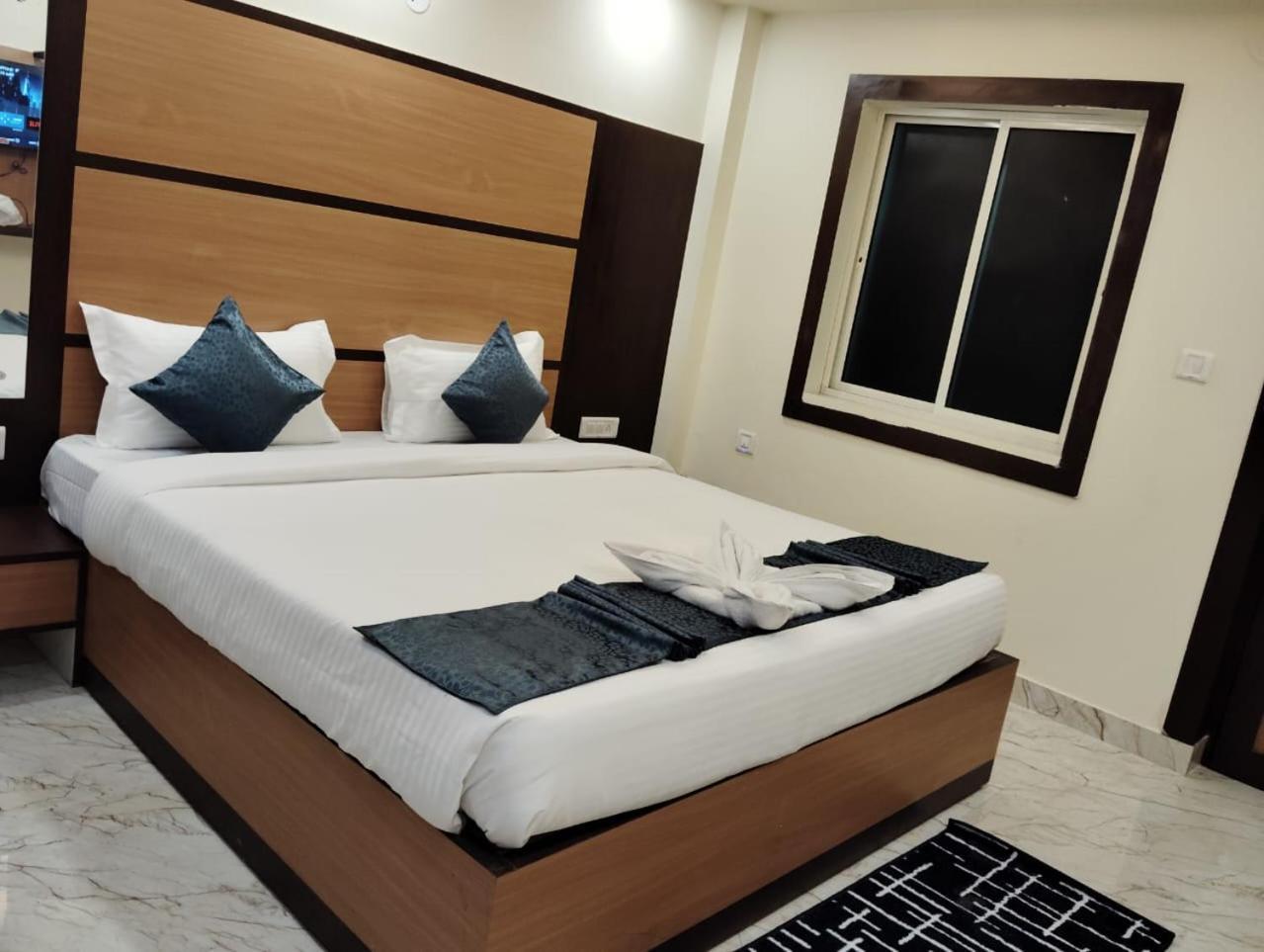 Mom Hotel - Unit Of Mom Hotel Puri Buitenkant foto